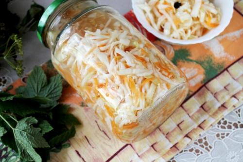 Запекаем хрустящую маринованную капусту: 10 вкусных рецептов 15 Запекаем хрустящую маринованную капусту: 10 вкусных рецептов 15
