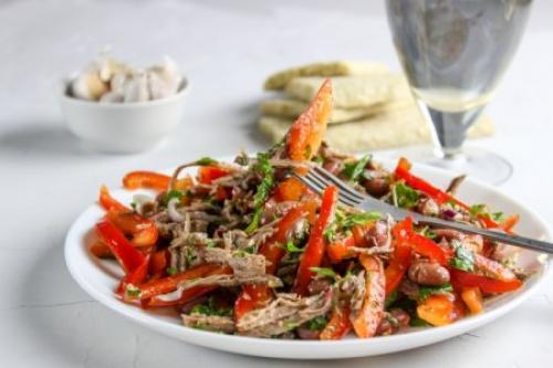 Какие блюда можно подавать с аджикой с кинзой и грецкими орехами Какие блюда можно подавать с аджикой с кинзой и грецкими орехами