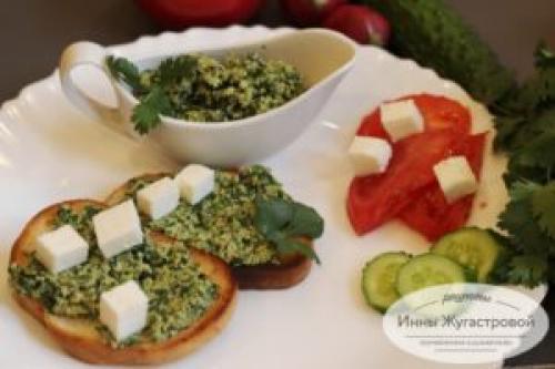 Какие блюда можно подавать с аджикой с кинзой и грецкими орехами. Пряный зеленый соус (кавказская приправа) из грецких орехов, чеснока и кинзы