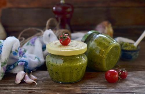 Как готовится абхазская зеленая аджика с грецкими орехами. Абхазская зеленая аджика с грецким орехом