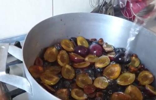 Повидло джем из слив. Джем из сливы без косточек на зиму (простые рецепты пальчики оближешь)