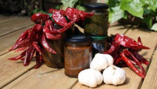 Аджика из острого перца по кавказски. Рецепт аджики кавказской на зиму