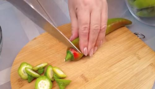 Можно ли приготовить абхазскую аджику с орехами без орехов. Аджика абхазская классическая — 7 традиционных рецептов аджики по-абхазски без варки