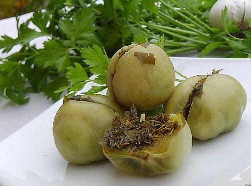 Соленые зеленые помидоры по-грузински. Зеленые помидоры по-грузински на зиму – лучшие рецепты