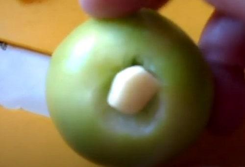 Как засолить зеленые помидоры не закатывая. Зелёные помидоры, соленые на зиму – простые и вкусные рецепты