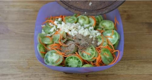 Зеленые помидоры по-корейски на зиму — самые вкусные рецепты, пальчики оближешь!