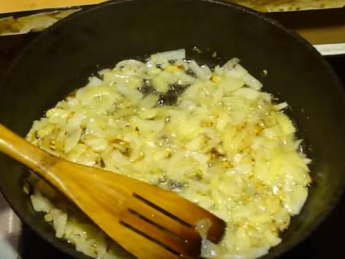 Сколько варить опята для жарки с картошкой. Как пожарить опята с картошкой на сковороде