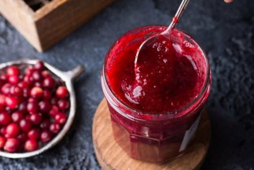 Можно ли использовать ароматную клюкву с сахаром на зиму для приготовления других блюд. Клюква на зиму: 20 рецептов заготовок на любой вкус