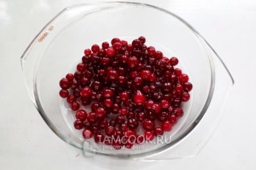 Сохраняйте клюкву на зиму без варки: простой и практичный способ 01 Сохраняйте клюкву на зиму без варки: простой и практичный способ 01