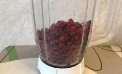 Как долго находиться клюква в блендере, чтобы получить нужную консистенцию. Клюквенный морс из свежих ягод без варки