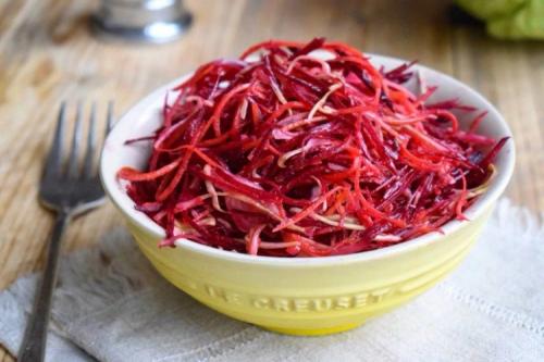 Какие блюда можно приготовить с маринованной краснокочанной капустой. 20 ярких салатов из краснокочанной капусты