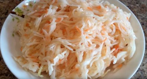 Квашеная капуста рецепт с рассолом. Квасим очень вкусную домашнюю капусту в кастрюле: рецепт с тмином