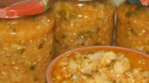 Можно ли использовать капусту цветную в остром маринаде в салатах. Деликатесный салат из цветной капусты с помидорами и болгарским перцем — самый вкусный рецепт