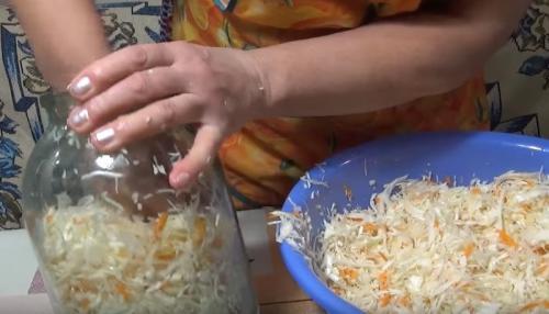 Квашеная капуста в банке с холодной водой. Квашеная капуста в банке с рассолом — рецепт быстрого приготовления (за 3 дня)