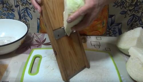 Квашеная капуста в банке с холодной водой. Квашеная капуста в банке с рассолом — рецепт быстрого приготовления (за 3 дня)