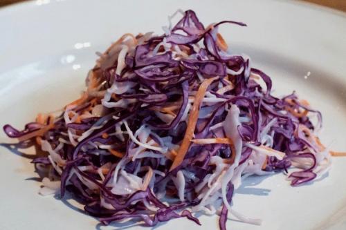 Какие блюда можно приготовить с краснокочанной капустой маринованной кусочками. 20 ярких салатов из краснокочанной капусты