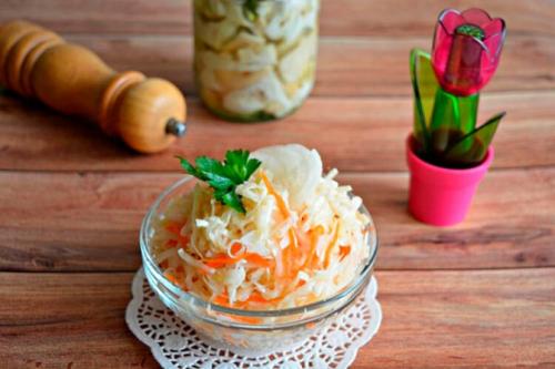 Квашеная капуста в трехлитровой банке. Классический рецепт квашеной капусты на 3 литровую банку