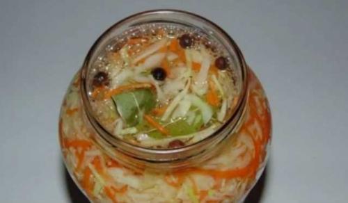 Квашеная капуста быстрого приготовления горячим рассолом. Капуста в горячем рассоле — 5 быстрых рецептов приготовления на зиму
