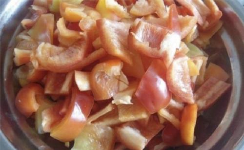 Лечо с томатным соком морковью и луком. Классическое лечо с морковью и луком