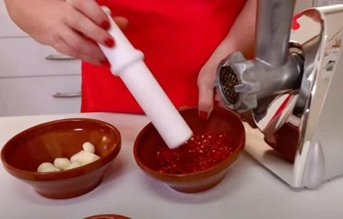 Сухая аджика, что с ней делать. Сухая аджика — классические рецепты, как развести, использовать