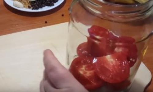 Маринованные помидоры половинками на зиму без стерилизации. Как закрыть помидоры половинками без стерилизации на зиму 05 Маринованные помидоры половинками на зиму без стерилизации. Как закрыть помидоры половинками без стерилизации на зиму 05