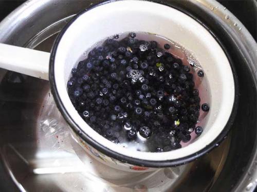 Правильное варенье из черники. Простой рецепт «Пятиминутка»