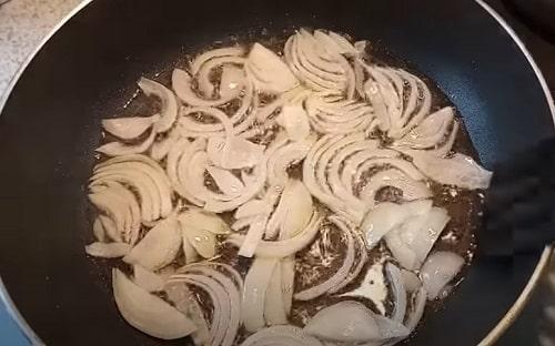 Жареные вешенки. Вешенки с луком, жареные на сковороде — 6 вкусных рецептов