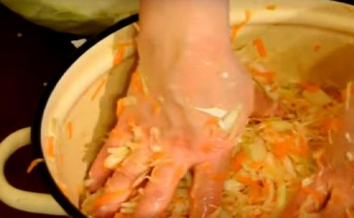 Квашеная капуста быстрого приготовления на 3 литровую банку. Квашеная капуста в 3-х литровых банках на зиму без уксуса