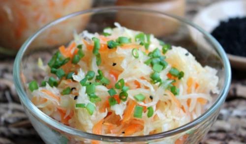 Квашеная капуста быстрого приготовления хрустящая и сочная. Вкусная квашеная капуста быстрого приготовления