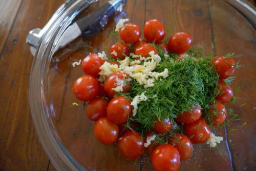 Можно ли приготовить помидоры с чесноком и зеленью заранее. Маринованные помидоры с чесноком и зеленью (рецепт быстрого приготовления)