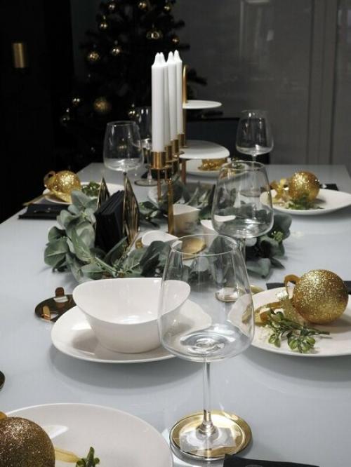 Headlines: 09 Headlines: 09