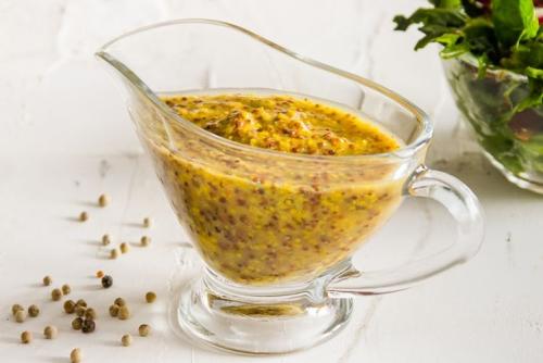 Какой соус лучше всего подходит для салата из зеленых помидоров с зеленью и чесноком. 20 заправок, которые сделают салат незабываемым