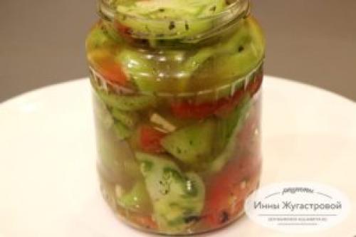 Какие ингредиенты необходимы для приготовления быстромаринованных зеленых помидоров. Быстрые маринованные зеленые помидоры, простой салат и пикантная закуска