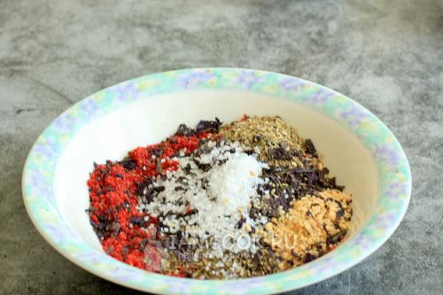 Вкусная закуска из зелёных помидоров с чесноком: простой рецепт 08