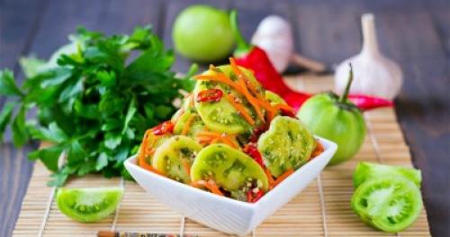 Вкусный салат: зеленые помидоры с морковью и чесноком 05 Вкусный салат: зеленые помидоры с морковью и чесноком 05