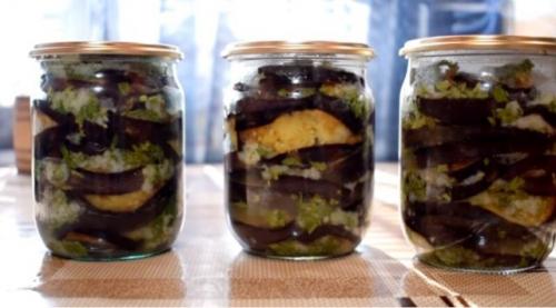 Салат на зиму из баклажанов, сладких перцев и помидоров. 15 вкусных салатов из баклажанов на зиму: самые лучшие и простые рецепты