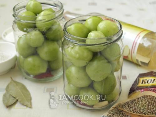 Зеленые помидоры на зиму: как мариновать с чесноком 12