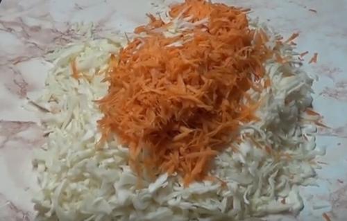 Квашеная капуста в банке за сутки. Квашеная капуста быстрого приготовления хрустящая и сочная – быстрые и очень вкусные рецепты